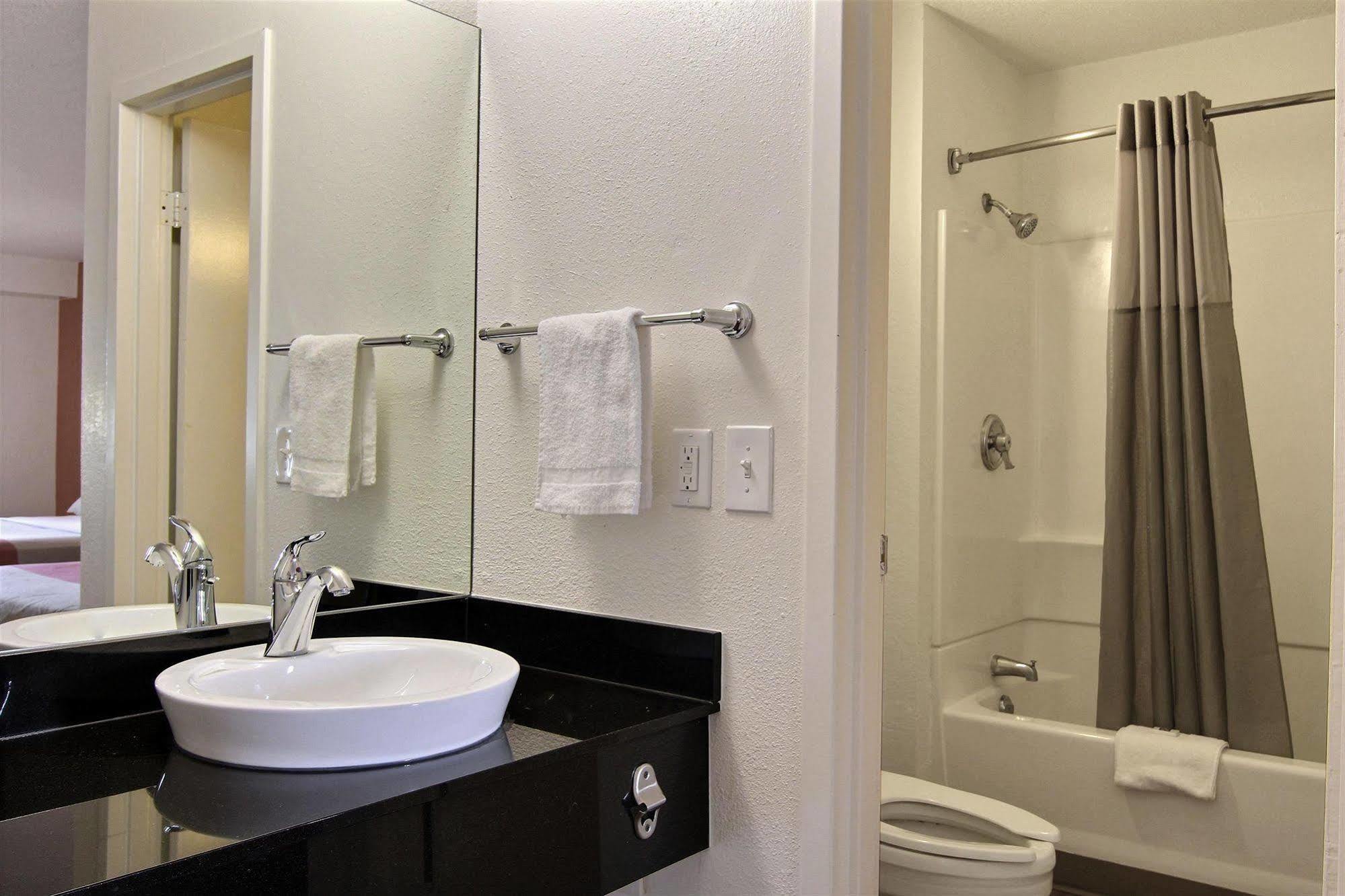 Motel 6-Middleburg Heights, Oh - Cleveland Zewnętrze zdjęcie
